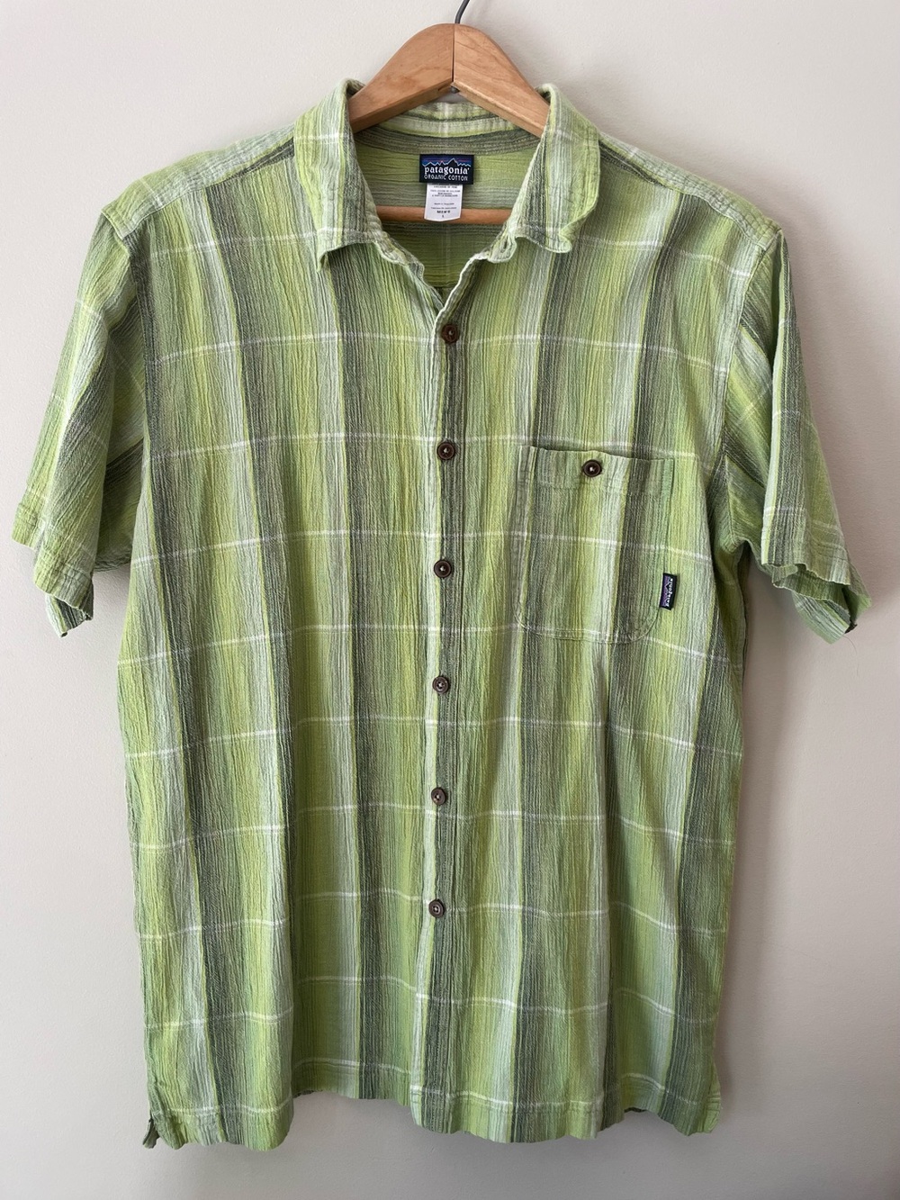 Patagonia • Men’s Organic Cotton Plaid Button-Up ⛰️